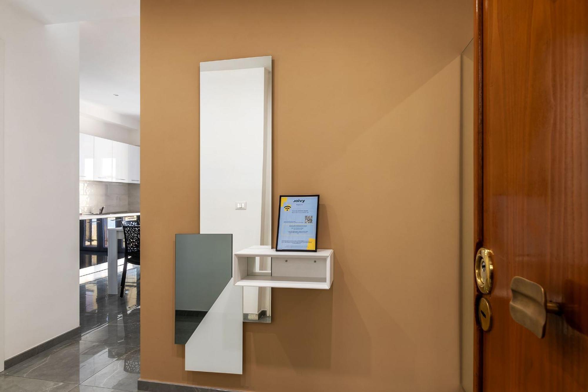 شقة Joivy Delightful 3-Bed Flat With Balcony روما المظهر الخارجي الصورة