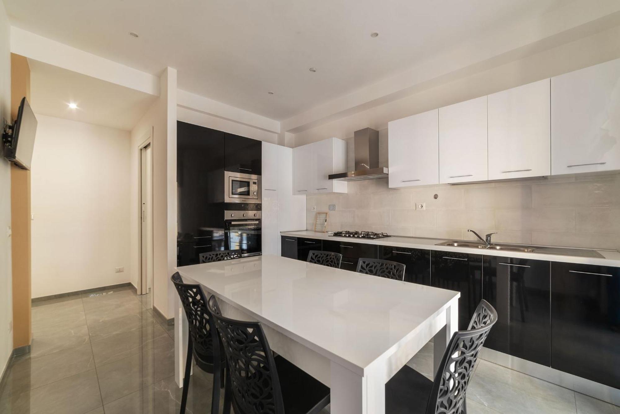 شقة Joivy Delightful 3-Bed Flat With Balcony روما المظهر الخارجي الصورة