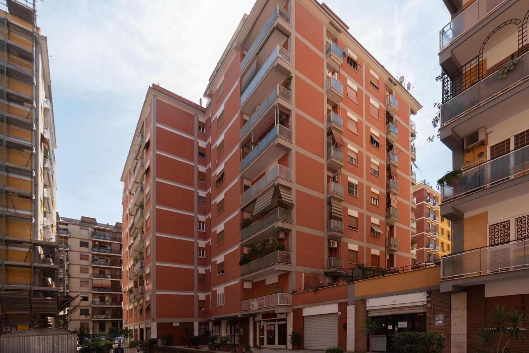 شقة Joivy Delightful 3-Bed Flat With Balcony روما المظهر الخارجي الصورة